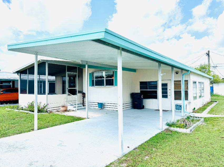 Winter Haven, FL Mobile Home for Sale located at 22 Charles Dr. Winter Haven Mhc